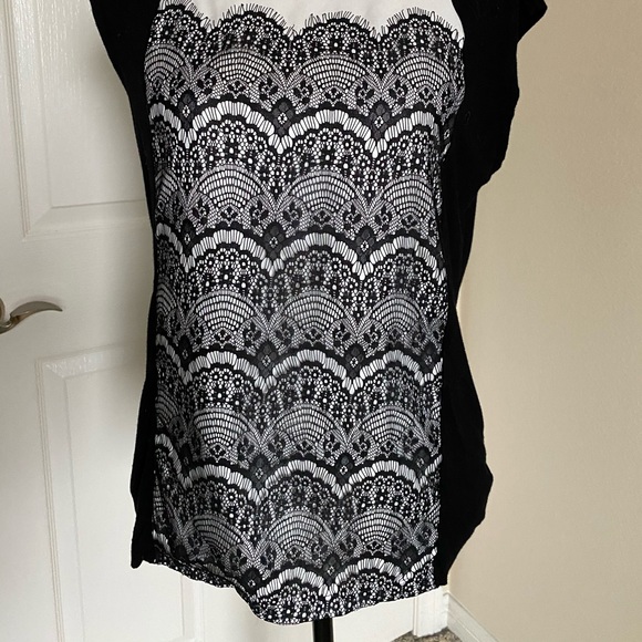 BLACK Saks Fifth top - Picture 3 of 3